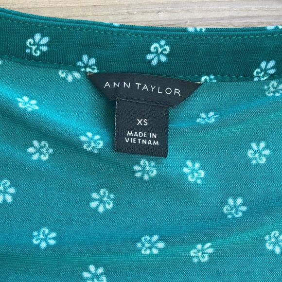 Ann Taylor Sleeveless Top - Picture 3 of 7
